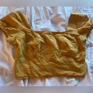 Nuni cropped linen top size 10 (aus)